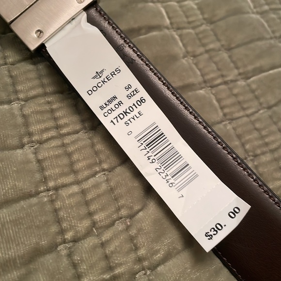 NWT DOCKERS Reversible Leather Belt Size 50 Black or Brown - Picture 11 of 11